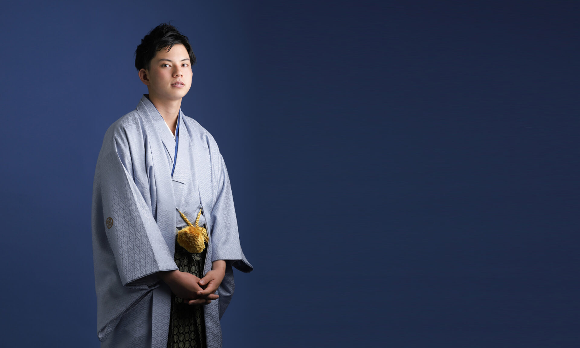 成人式 男性袴(前撮り・後撮り)_奈良市・橿原市・広陵町・木津川市の写真撮影と着物レンタルはフォトスタジオワタナベ（渡辺写真館）